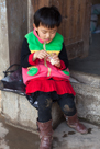 Yuan Yuan ( Lin Lin's daughter ) changes her cloths 5-6 times per day, and does not hesitate to climb mountains wearing pink shoes