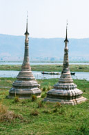 Tarkong pagoda - Sankar lake (35mm Kodak Ektar 100)