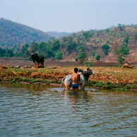 Daily life along the Balu Chaung river to Sagar ( 35mm Kodak Ektar 100)