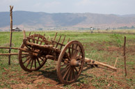 It struck us that Burma is really clean without much plastic and litter(5d)