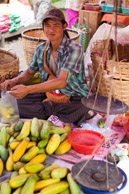 The market at Maing Thauk (5d)