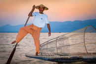 Intha fishermen on Inle Lake (5d)