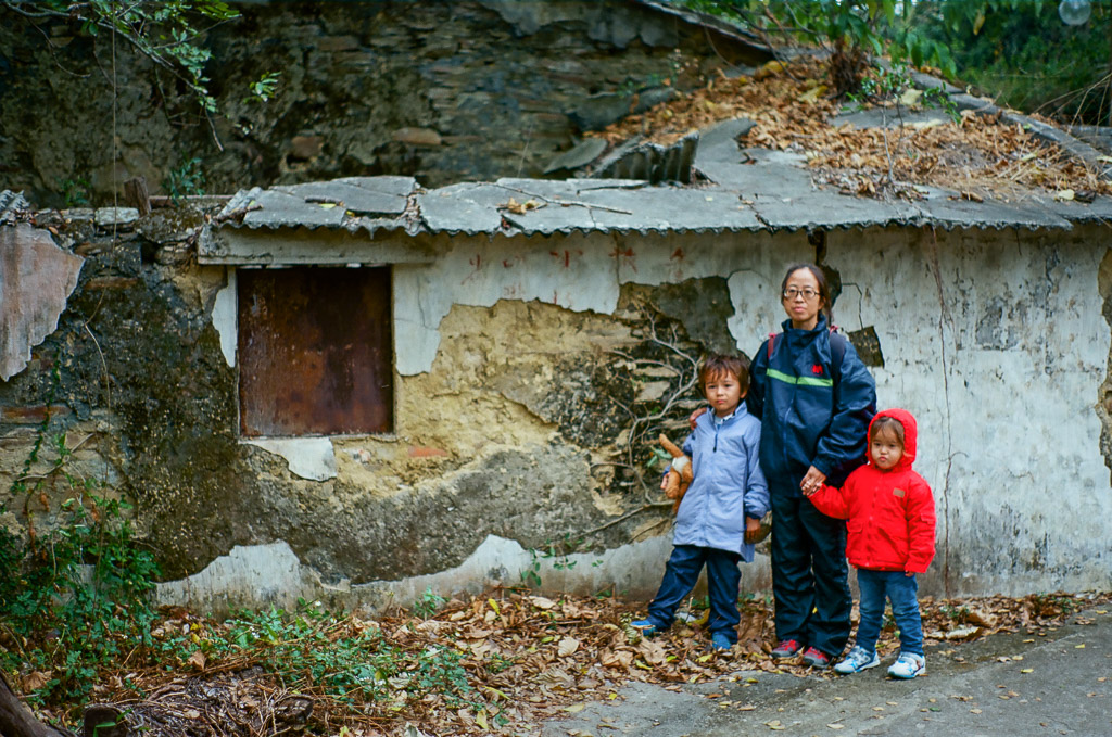 Dong Ping Zhou (LX, Ektar 100)