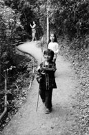 Walking around ShangYao Cun with Nils, Grace and Lili (Burgger BRF 400 Plus)